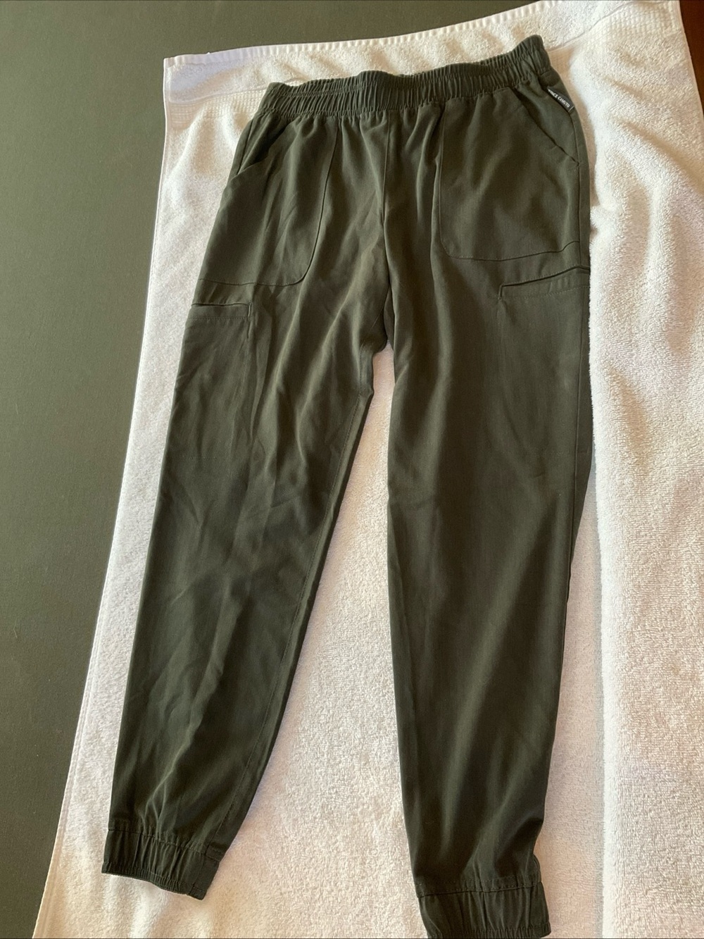 Aritzia Olive Drawstring Joggers